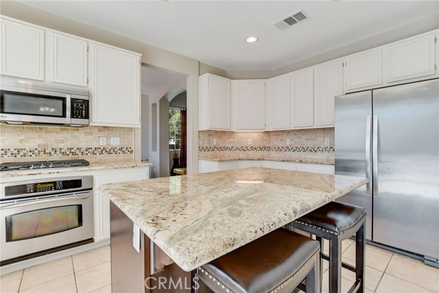 32501 Sprucewood Way, Lake Elsinore CA: https://media.crmls.org/medias/2c587ec2-1857-44d5-9f00-4dcea9a62c1a.jpg