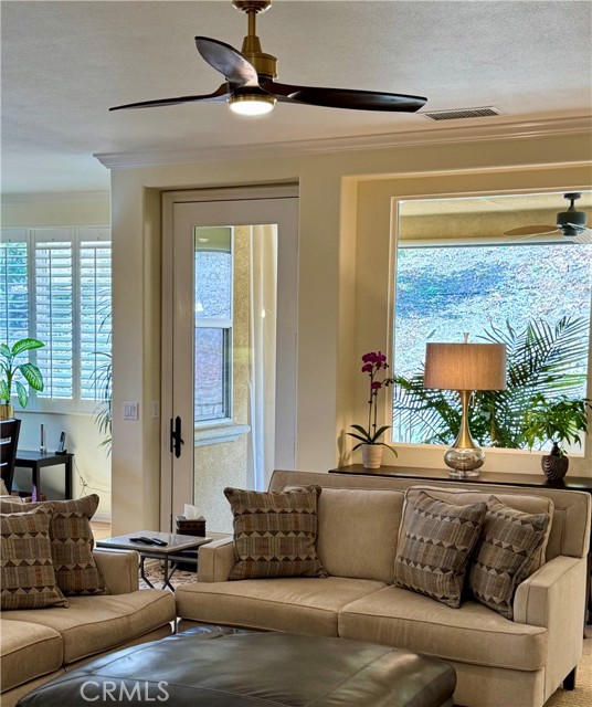 Detail Gallery Image 6 of 57 For 23801 Los Pinos Ct, Corona,  CA 92883 - 2 Beds | 2 Baths