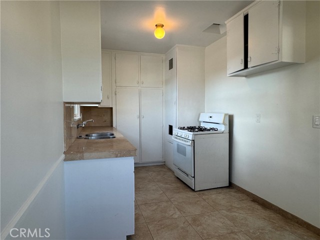 Detail Gallery Image 7 of 21 For 15234 Rayen St #F,  North Hills,  CA 91343 - 2 Beds | 1 Baths