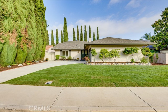 24595 Alcoba Drive, Mission Viejo CA: https://media.crmls.org/medias/2c5a54c2-8d1b-4649-9a27-9fecc0e15786.jpg