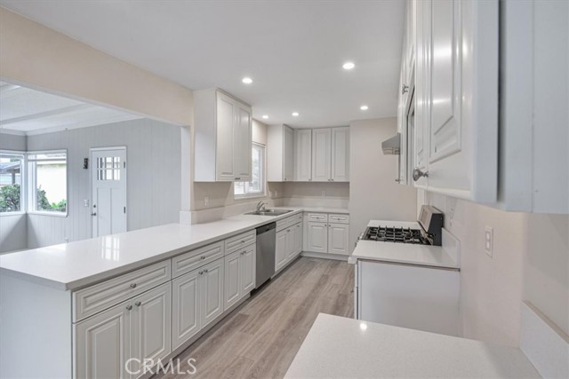 2216 Canehill Avenue, Long Beach CA: https://media.crmls.org/medias/2c5ad1a3-2b6a-4b90-b173-b553730889a1.jpg