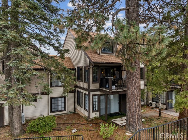 Detail Gallery Image 18 of 22 For 203 Village, Lake Arrowhead,  CA 92352 - 3 Beds | 2 Baths