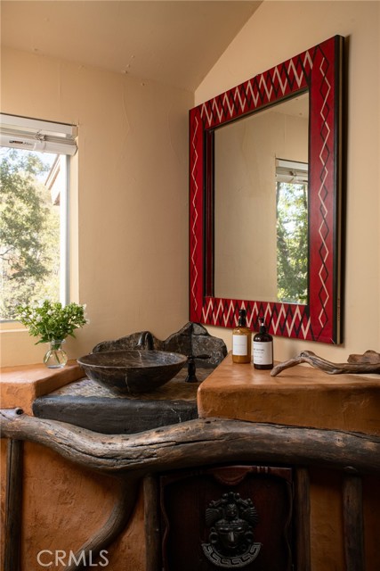 942 Lake Edge, Lake Arrowhead, CA 92352