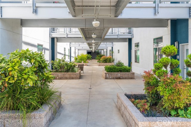 435 W Center Street, Anaheim CA: https://media.crmls.org/medias/2c5c8ab3-2527-4a7c-ae31-5c3e9292fce1.jpg