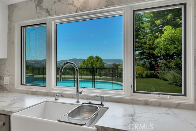 23241 Aetna Street, Woodland Hills CA: https://media.crmls.org/medias/2c5caeed-e520-43b8-a845-e10aeaadcb3a.jpg