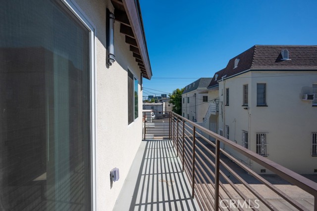 128 S Harper Avenue, Los Angeles CA: https://media.crmls.org/medias/2c5d8e72-2d83-41eb-8bc2-80e7dbaa60aa.jpg