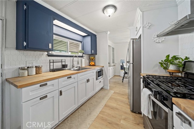 Detail Gallery Image 4 of 26 For 4444 E Avenue R Space 123, Palmdale,  CA 93552 - 2 Beds | 2 Baths