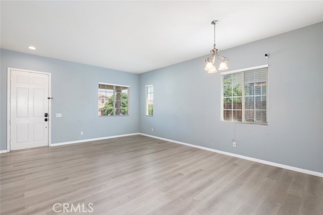 Detail Gallery Image 13 of 59 For 41041 Crimson Pillar Lane, Lake Elsinore,  CA 92532 - 4 Beds | 2/1 Baths