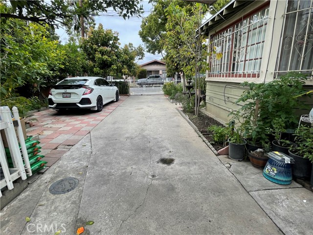 1230 East E 8th, Long Beach CA: https://media.crmls.org/medias/2c5e4292-cb77-47f7-8ab2-34816e0bed97.jpg