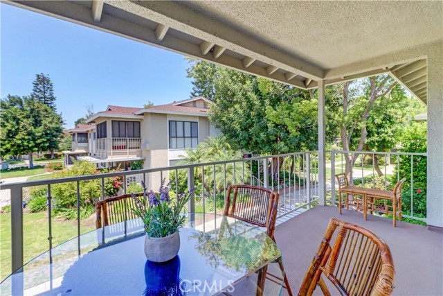 925 Ave Majorca, Laguna Woods CA: https://media.crmls.org/medias/2c5f1b2d-a946-46ab-9b8c-adbdb96c6fc5.jpg