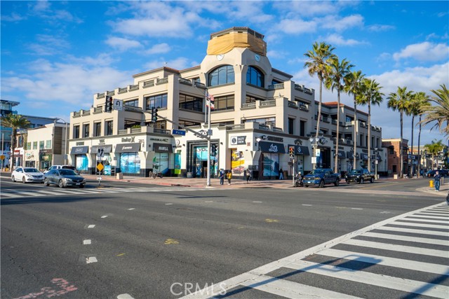 6692 Alamitos Circle, Huntington Beach CA: https://media.crmls.org/medias/2c5f2beb-04d2-4398-8748-ca5a585a871b.jpg
