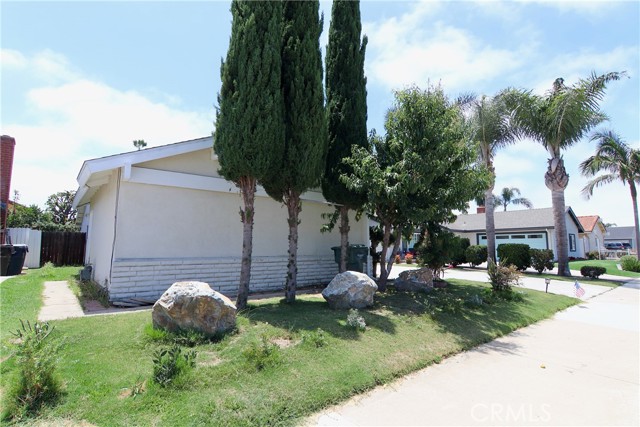 Image 2 for 9582 Woodlawn Dr, Huntington Beach, CA 92646