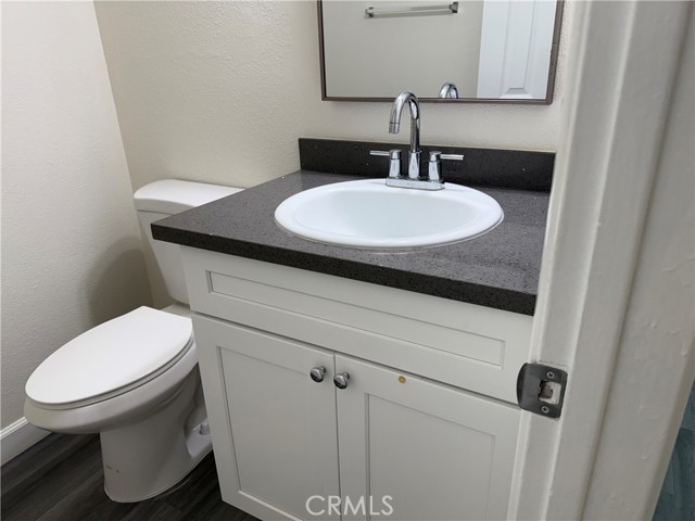Detail Gallery Image 5 of 9 For 3523 W Del Monte #4,  Anaheim,  CA 92804 - 2 Beds | 1/1 Baths