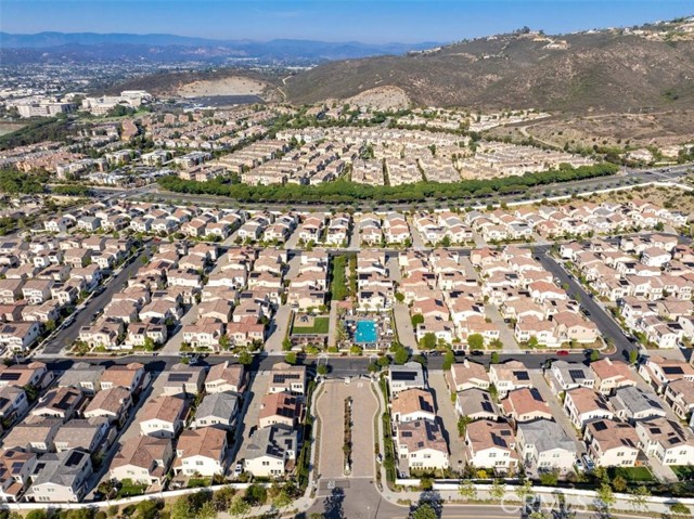 722 Gemstone Drive, San Marcos CA: https://media.crmls.org/medias/2c60126e-ff4b-4e0a-a9e1-330df234c3ec.jpg