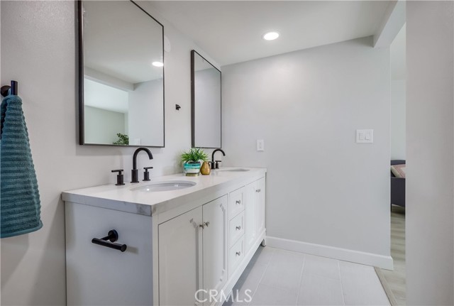 Detail Gallery Image 33 of 55 For 911 N West St, Anaheim,  CA 92801 - 3 Beds | 2 Baths