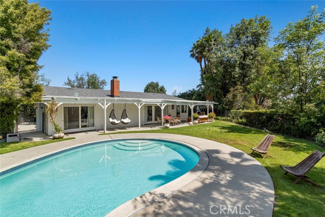 Detail Gallery Image 9 of 13 For 7153 Helmsdale Cir, West Hills,  CA 91307 - 4 Beds | 3 Baths