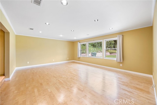15043 Pintura Drive, Hacienda Heights CA: https://media.crmls.org/medias/2c613d56-c44a-4cda-b064-ad0fbfb65f48.jpg