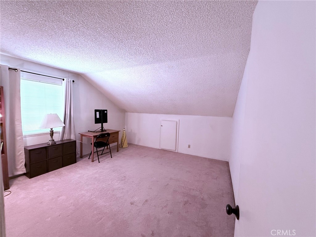 https://media.crmls.org/medias/2c61a582-7e4e-477c-ad70-fade34b9aabd.jpg?preset=X-Large