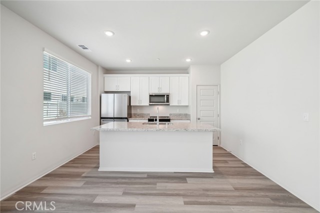 2097 Bergamot Street, Redlands CA: https://media.crmls.org/medias/2c62ce45-4ab9-489c-8c10-eff8fe3bdd99.jpg