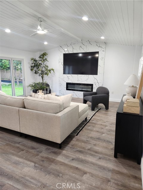 Detail Gallery Image 17 of 35 For 1626 E 15th St, Santa Ana,  CA 92701 - 4 Beds | 2 Baths