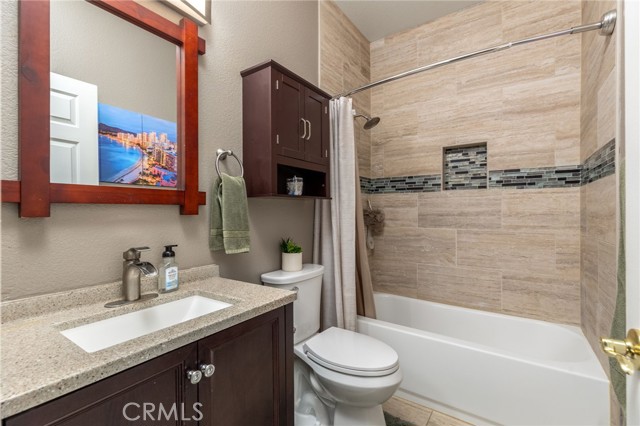 Image 16 of 26 For 4871 Oakhurst Avenue