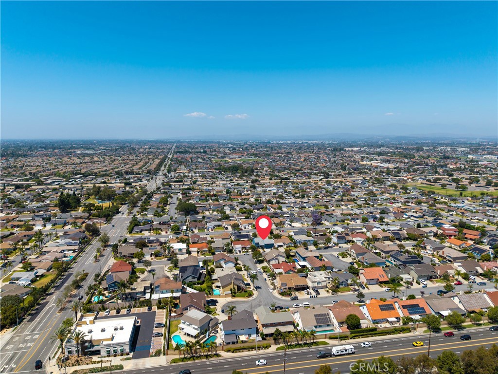 https://media.crmls.org/medias/2c63b68b-c3c5-4b23-bcd0-da328d49cf98.jpg?preset=X-Large