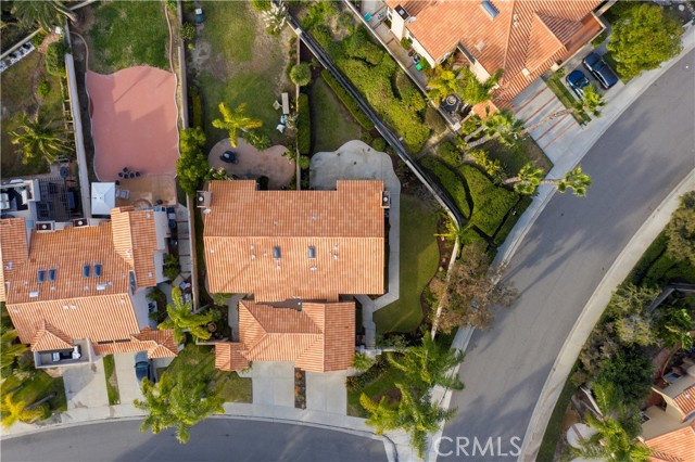 27 Genoa, Laguna Niguel CA: https://media.crmls.org/medias/2c63f81c-d55c-4ab4-9ffa-af671a8daa04.jpg