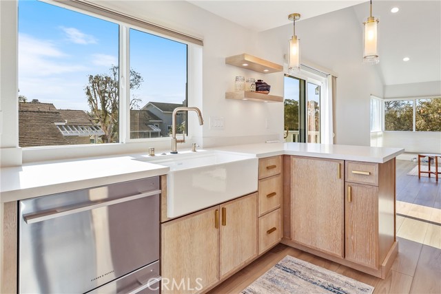 Detail Gallery Image 6 of 30 For 12 Lakeview, Irvine,  CA 92604 - 3 Beds | 2 Baths