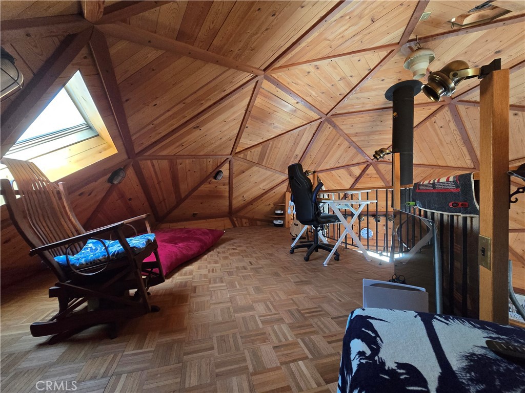 https://media.crmls.org/medias/2c66001f-2990-4497-b074-4426d0f03ba3.jpg?preset=X-Large