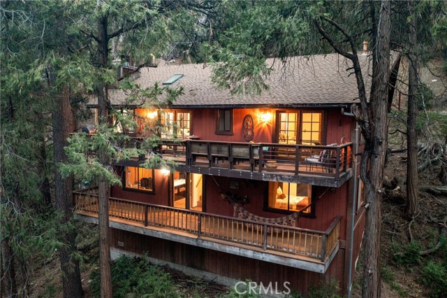 Detail Gallery Image 2 of 46 For 24166 Cresta, Crestline,  CA 92325 - 4 Beds | 3 Baths