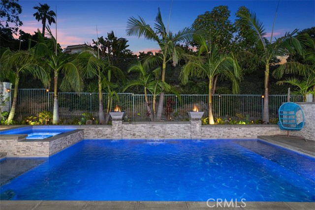 12 La Perla, Lake Forest CA: https://media.crmls.org/medias/2c6731a1-a5f0-47d4-9c87-5b6ecad45407.jpg