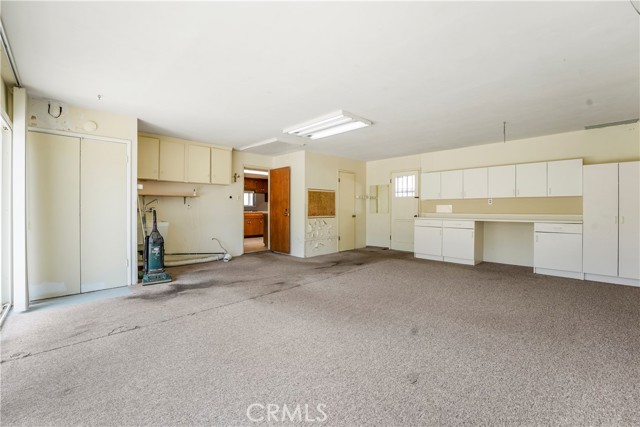 1300 Oak Avenue, Carlsbad CA: https://media.crmls.org/medias/2c67ec8c-b146-4dab-8713-60a64b6b2d66.jpg