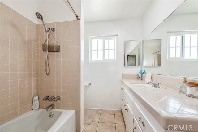 Image 12 of 31 For 1345 Jellick