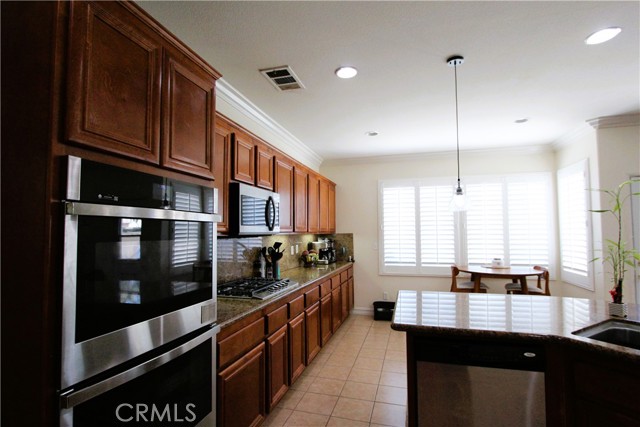 Detail Gallery Image 10 of 34 For 6023 Delaware Park Ct, Corona,  CA 92880 - 4 Beds | 3/1 Baths