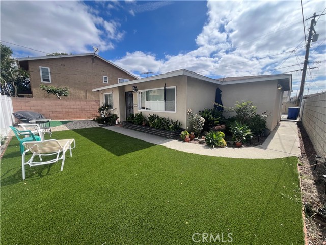 10842 Pine Street, Los Alamitos CA: https://media.crmls.org/medias/2c69c78c-b241-4a86-8900-8539ede31dce.jpg