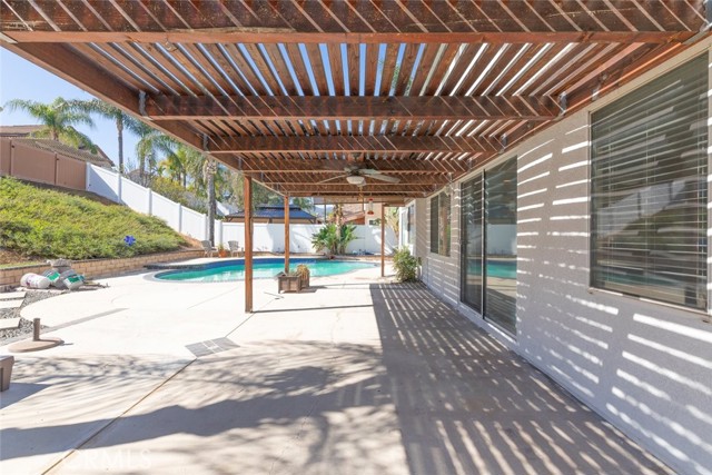 Detail Gallery Image 37 of 46 For 660 Glen Springs, Corona,  CA 92882 - 5 Beds | 3 Baths