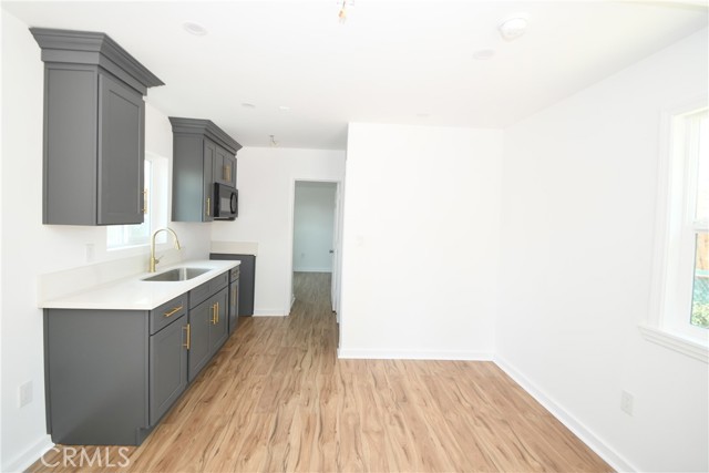 Detail Gallery Image 11 of 31 For 2117 E 112th St, Los Angeles,  CA 90059 - 4 Beds | 2 Baths
