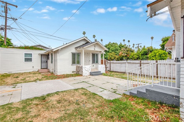 Detail Gallery Image 15 of 22 For 3959 Halldale Ave, Los Angeles,  CA 90062 - – Beds | – Baths