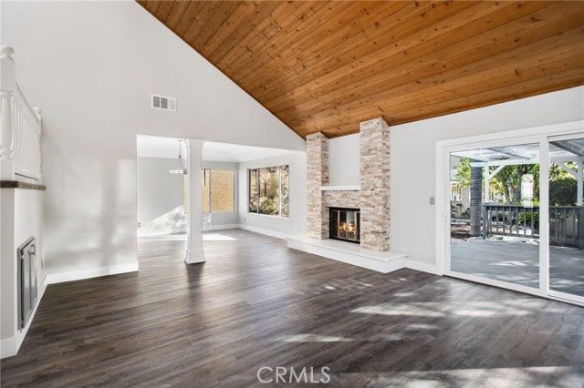 Detail Gallery Image 9 of 54 For 30471 Caliente Pl, Canyon Lake,  CA 92587 - 3 Beds | 2 Baths