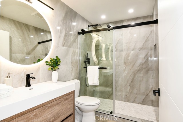 Detail Gallery Image 32 of 41 For 10 White Water Dr, Corona Del Mar,  CA 92625 - 2 Beds | 2 Baths
