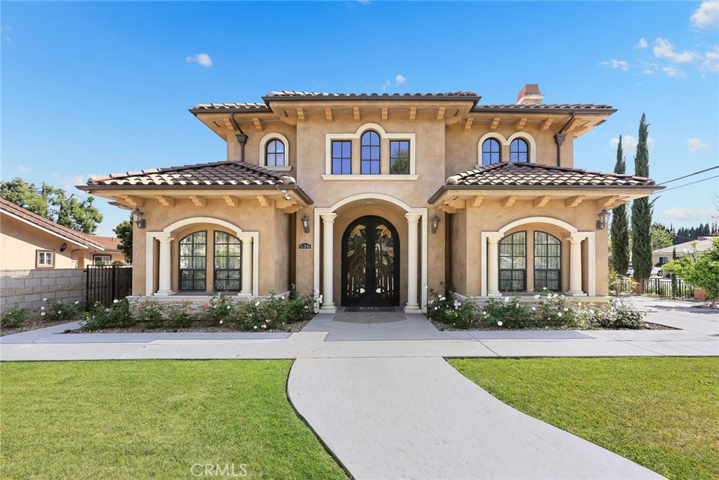 536 W Camino Real