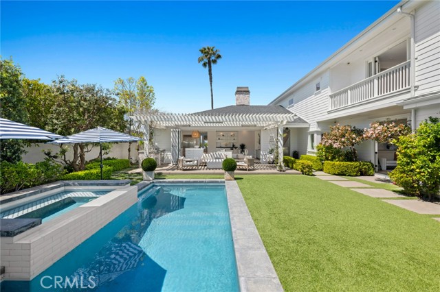 Detail Gallery Image 17 of 55 For 2307 Arbutus St, Newport Beach,  CA 92660 - 6 Beds | 6/1 Baths