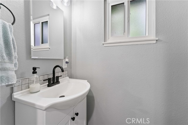 Detail Gallery Image 13 of 30 For 6673 Lessie Ln, Riverside,  CA 92503 - 3 Beds | 1/1 Baths