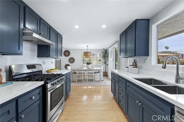 Detail Gallery Image 11 of 36 For 1421 12th St #1,  Manhattan Beach,  CA 90266 - 2 Beds | 2/1 Baths
