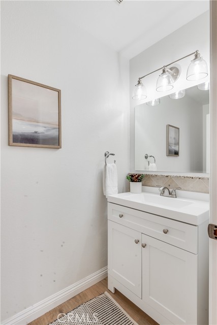 Detail Gallery Image 23 of 28 For 2008 Mathews Ave #C,  Redondo Beach,  CA 90278 - 3 Beds | 2/1 Baths