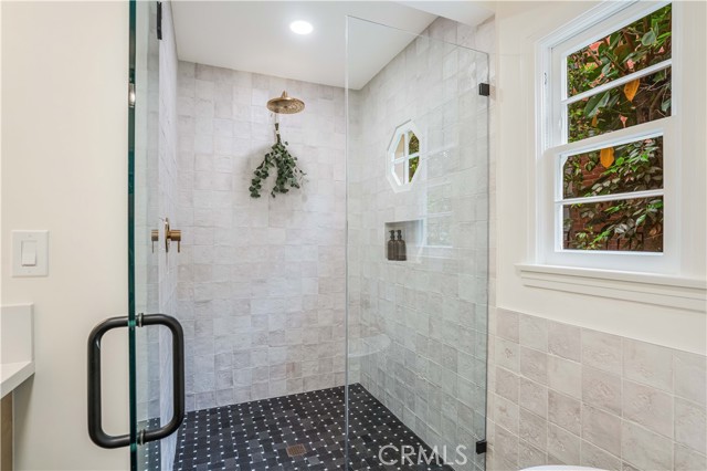 3500 Grayburn Road, Pasadena CA: https://media.crmls.org/medias/2c6e64ae-6844-44fc-81c2-ea526a9d2a45.jpg