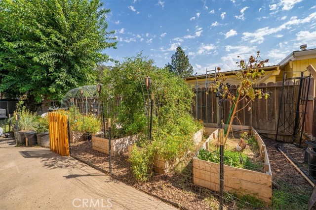 1160 Orange Street, Red Bluff CA: https://media.crmls.org/medias/2c6f53af-139b-433f-8fe7-cdd546c19a8f.jpg