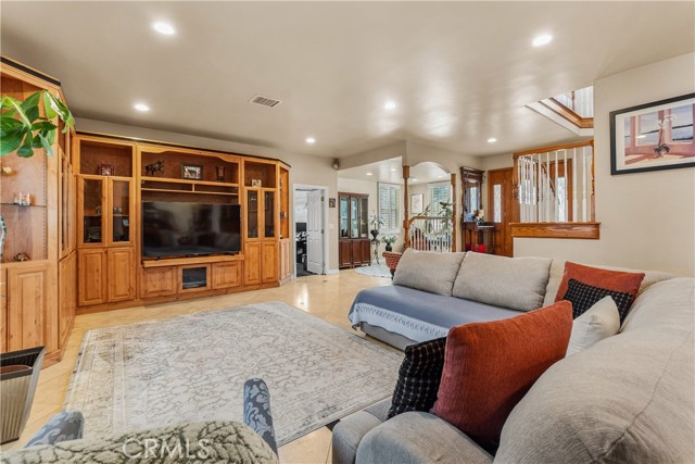 Detail Gallery Image 18 of 44 For 5176 W 134th Pl, Hawthorne,  CA 90250 - 5 Beds | 4/1 Baths