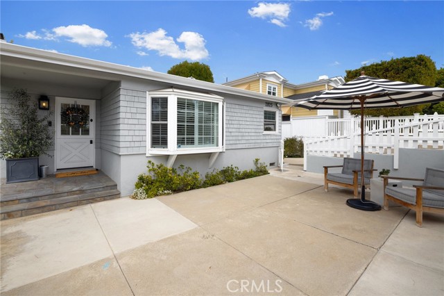 2825 Valley Drive, Manhattan Beach, California 90266, 4 Bedrooms Bedrooms, ,2 BathroomsBathrooms,Residential,Sold,Valley,SB21214274