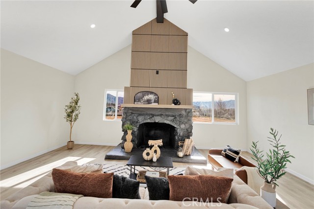 Detail Gallery Image 5 of 61 For 14344 Central Rd, Apple Valley,  CA 92307 - 4 Beds | 2 Baths